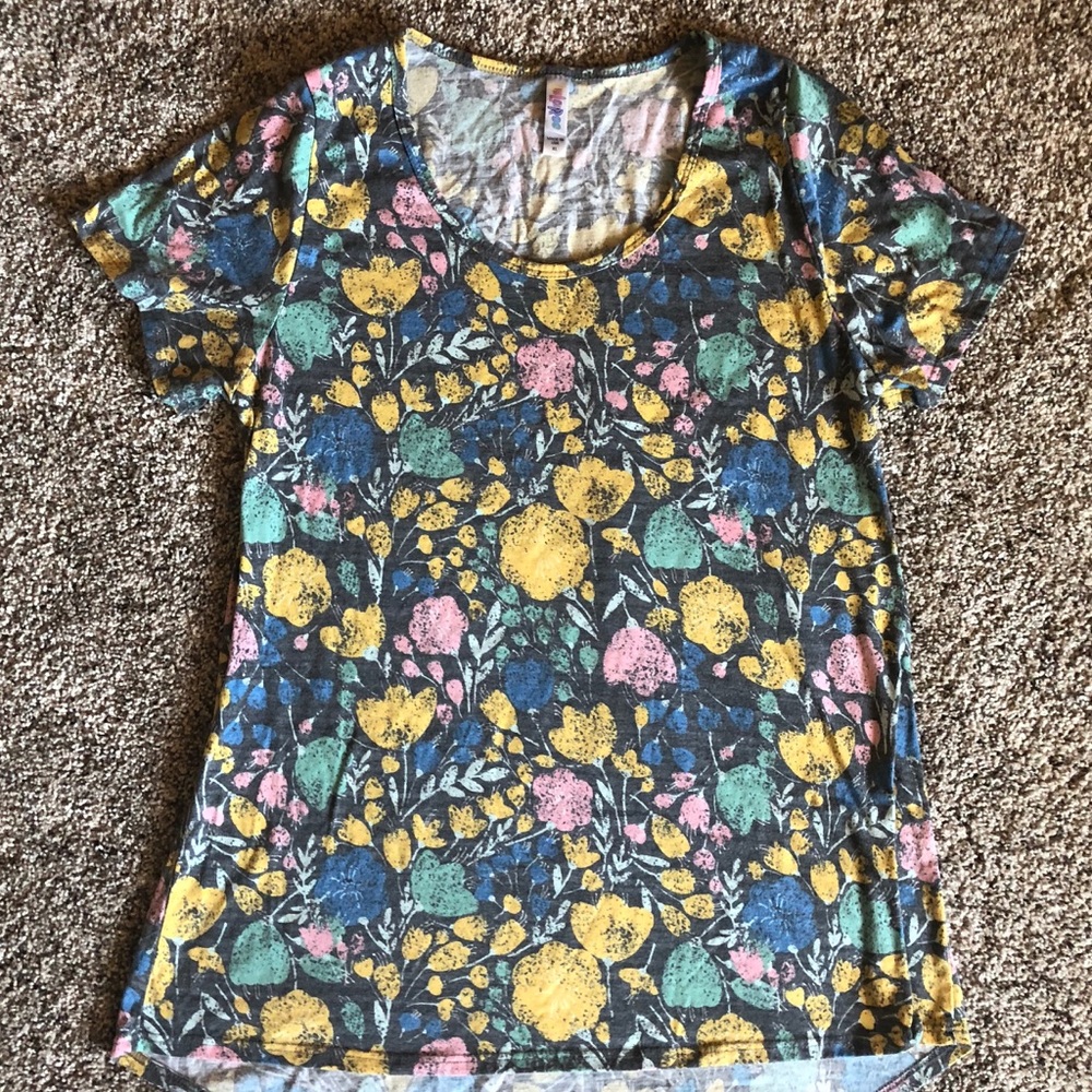 LAST CHANCE - CLEANING OUT STOCK LuLaRoe Classic T